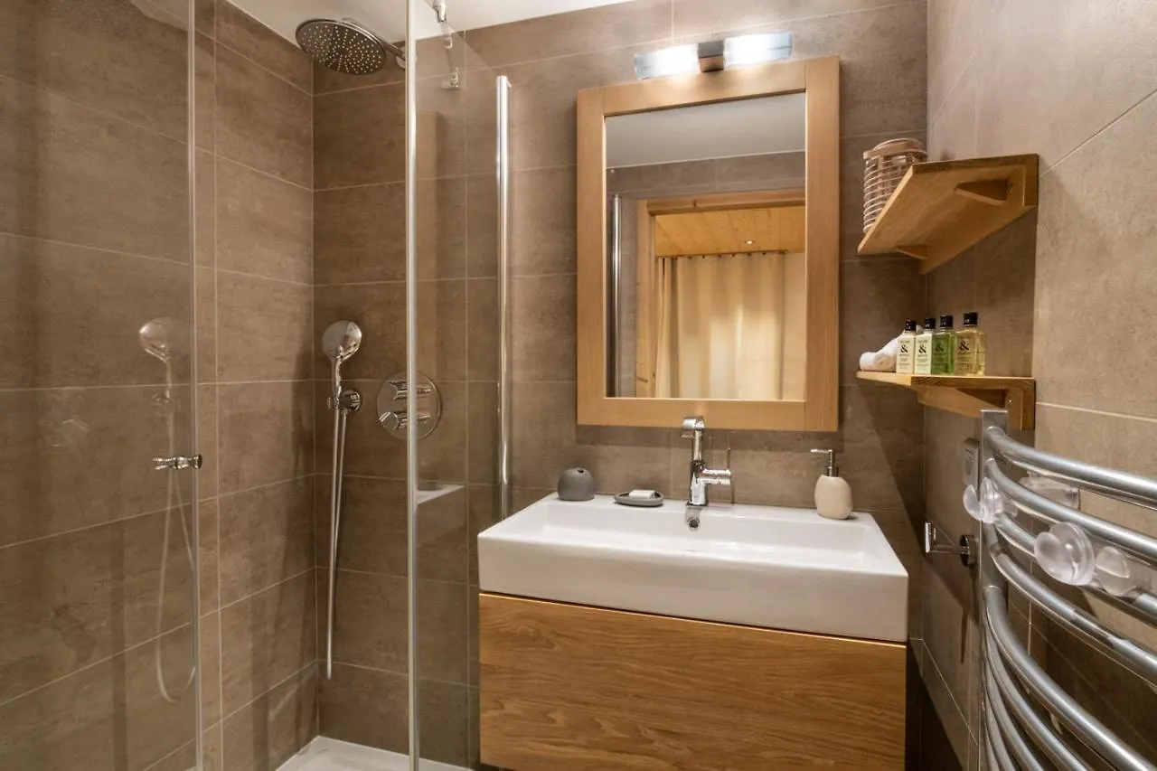 Whistler Lodge By Alpine Resorts Courchevel Francja