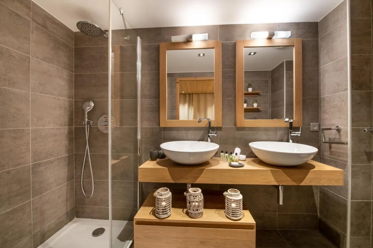 Whistler Lodge By Alpine Resorts Courchevel 0*,  Francja